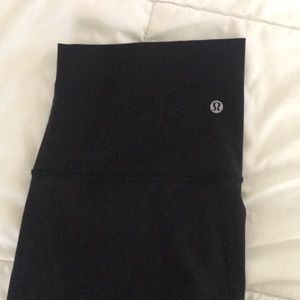 Lululemon black high rise